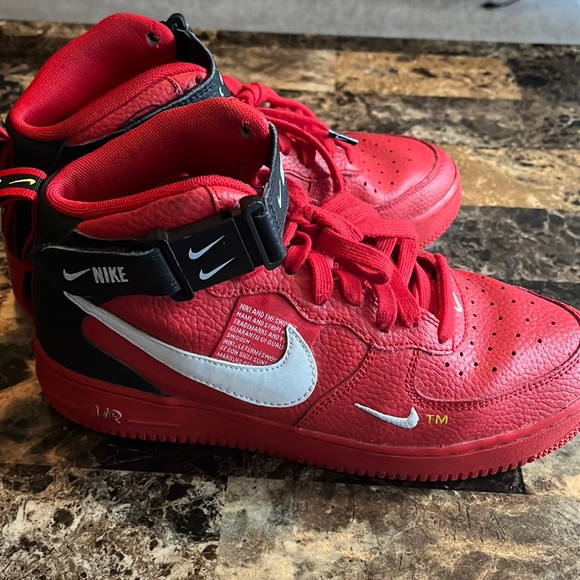 Big Boys size 7 Men Nike Air Force Ones